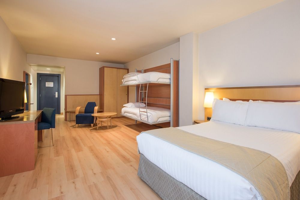 Hotel Castellon Center Affiliated by Meliá Family Room 3