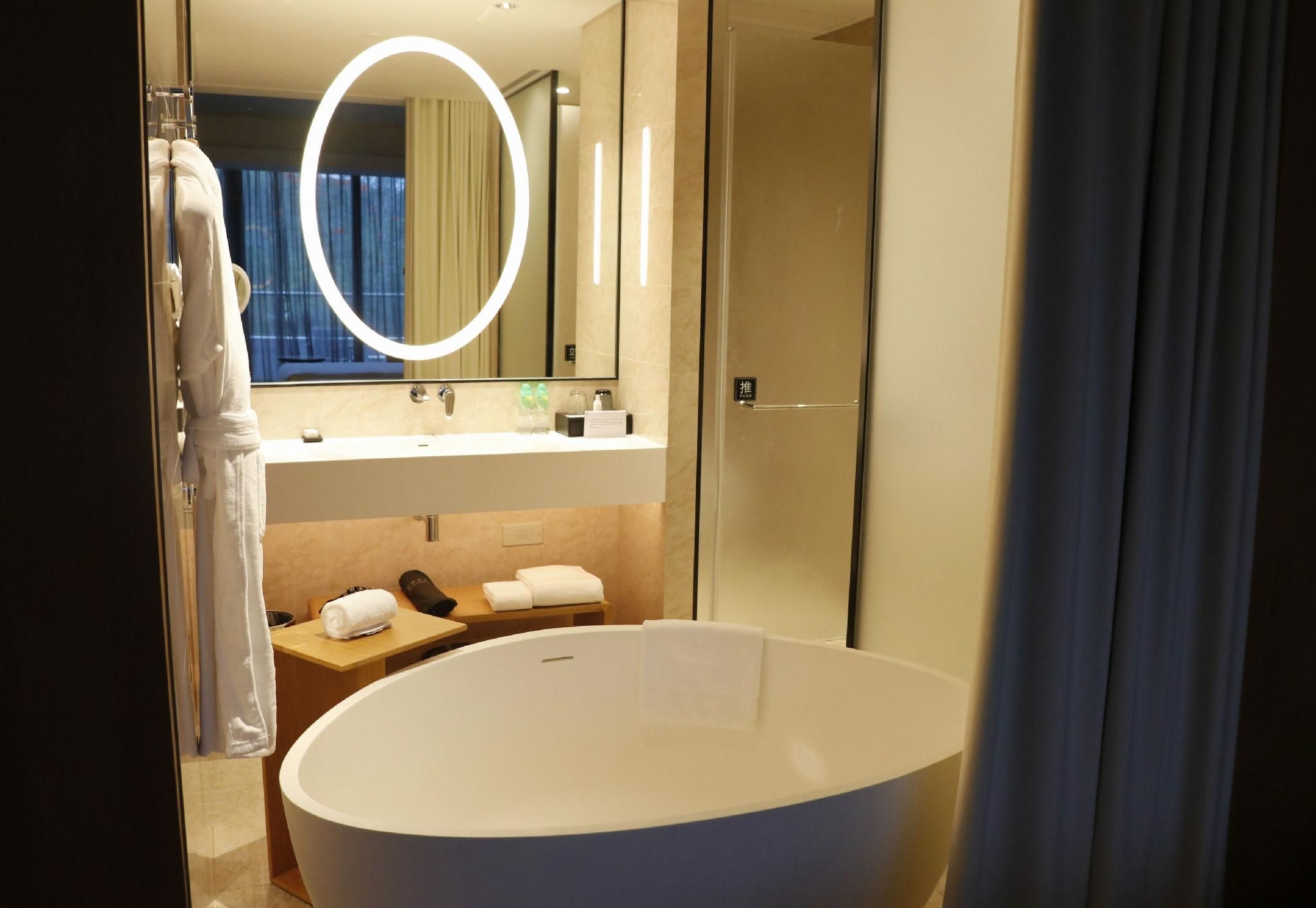 Deluxe Garden View Twin Room