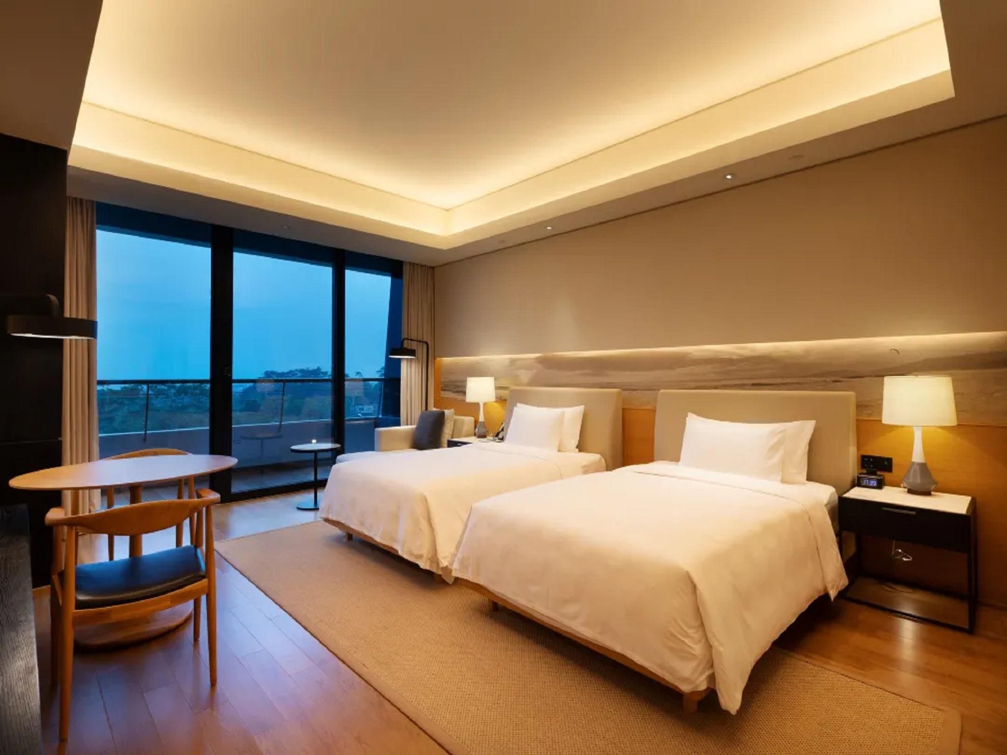 Deluxe Sea View Twin Room