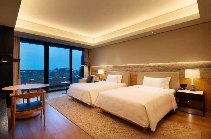 Deluxe Sea View King Room