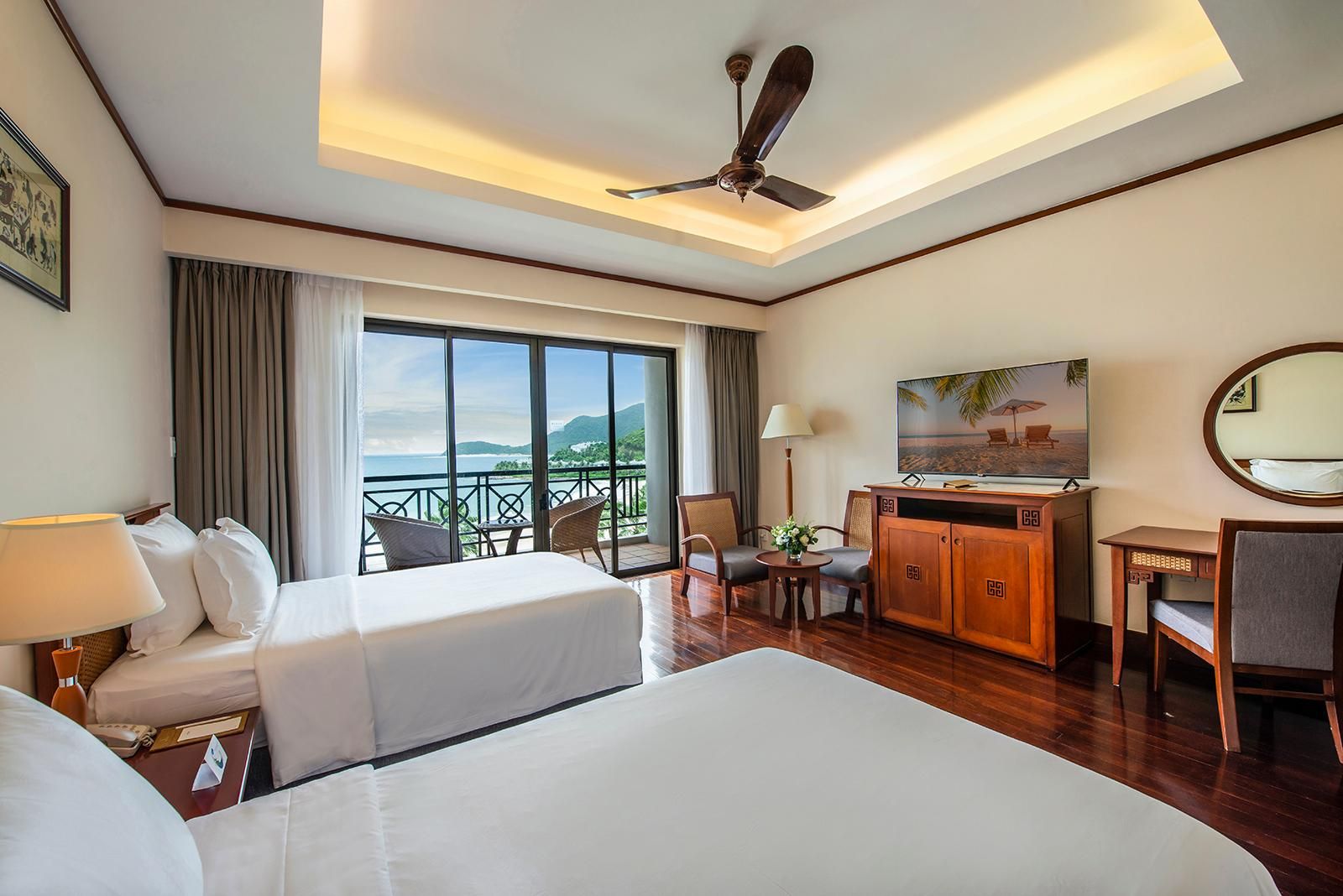 Grand Deluxe Ocean View Twin Room