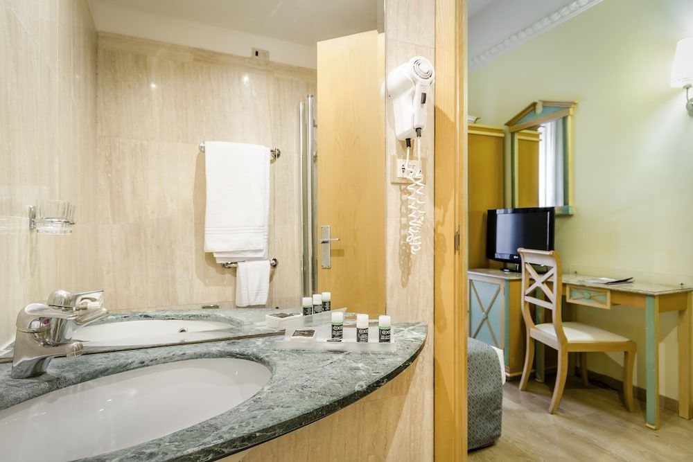 EXE Domus Aurea Standard Double Room 5
