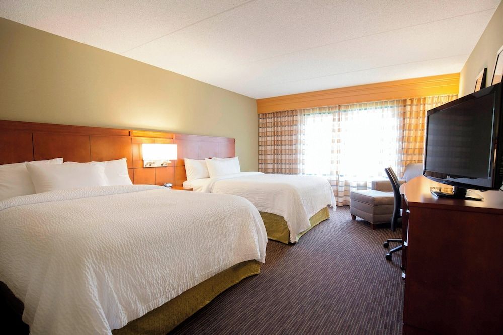 Room, 2 Queen Beds, Non Smoking