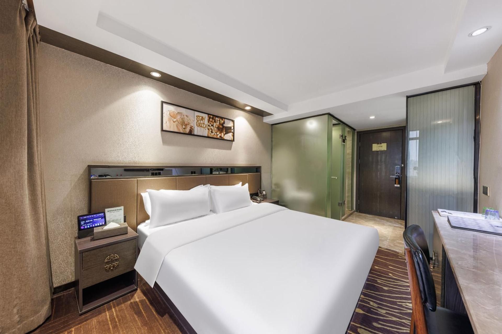Fuhao Hotel Standard Queen Bed