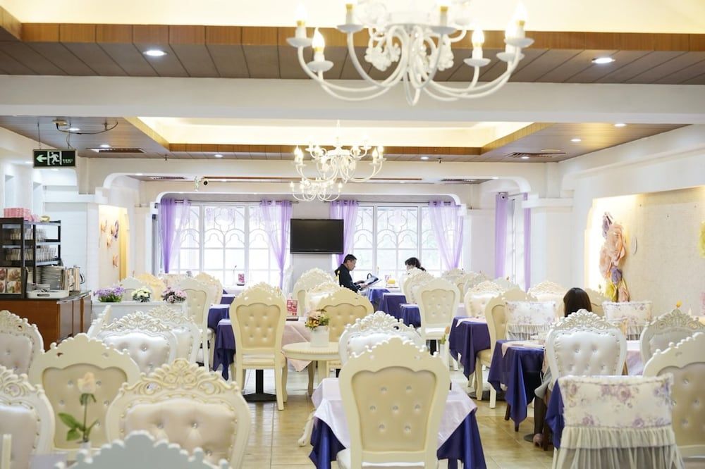 undefined Fuhao Hotel 9