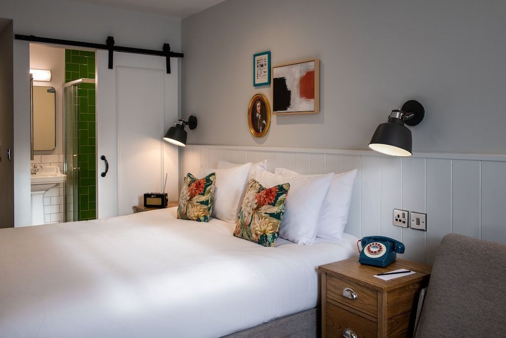 undefined Middletons Hotel 4