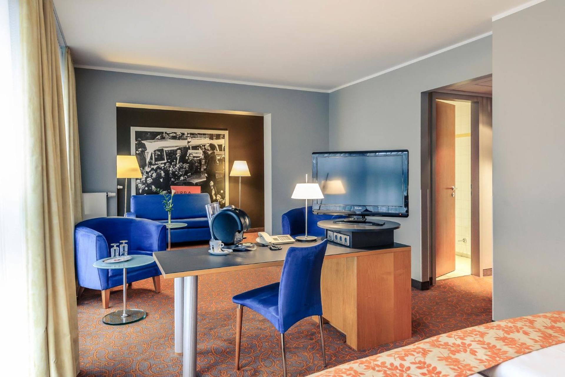 Mercure Hotel & Residenz Checkpoint Charlie Superior Double Room 2