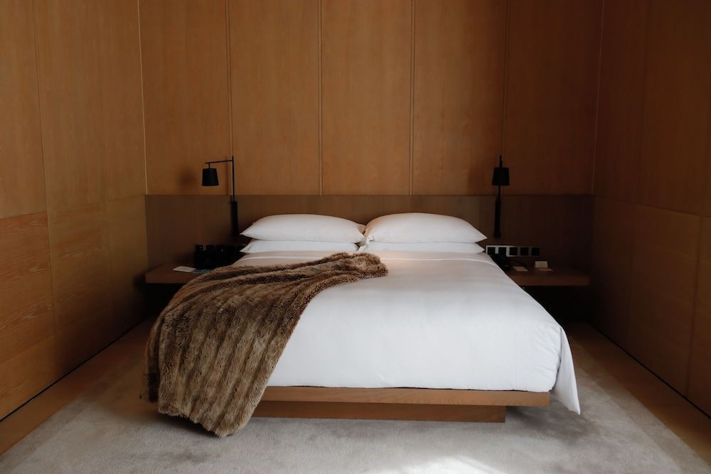 The Shanghai EDITION Premium City View Room, 1 King