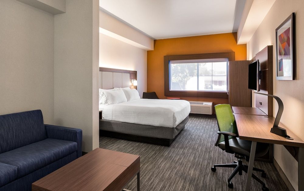 Standard Room, 1 King Bed with Sofa bed