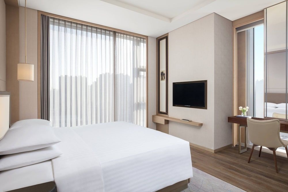 Room, 1 King Bed, City View