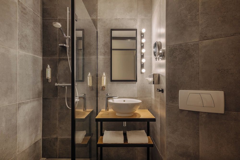 Leonardo Hotel Groningen City Center Superior Room, 1 Double Bed 3