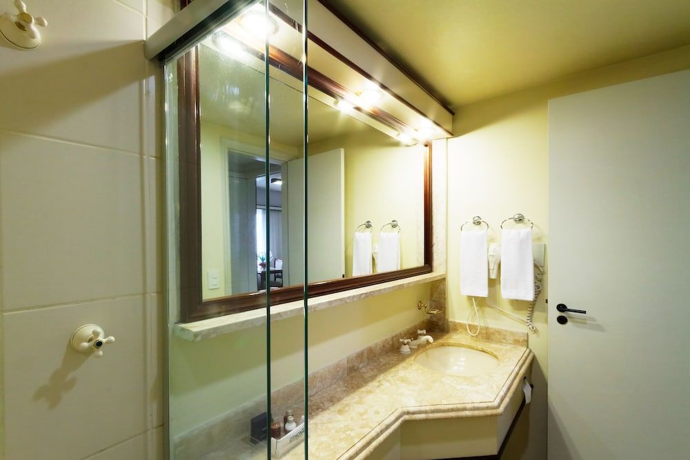 undefined Bristol The Time 5