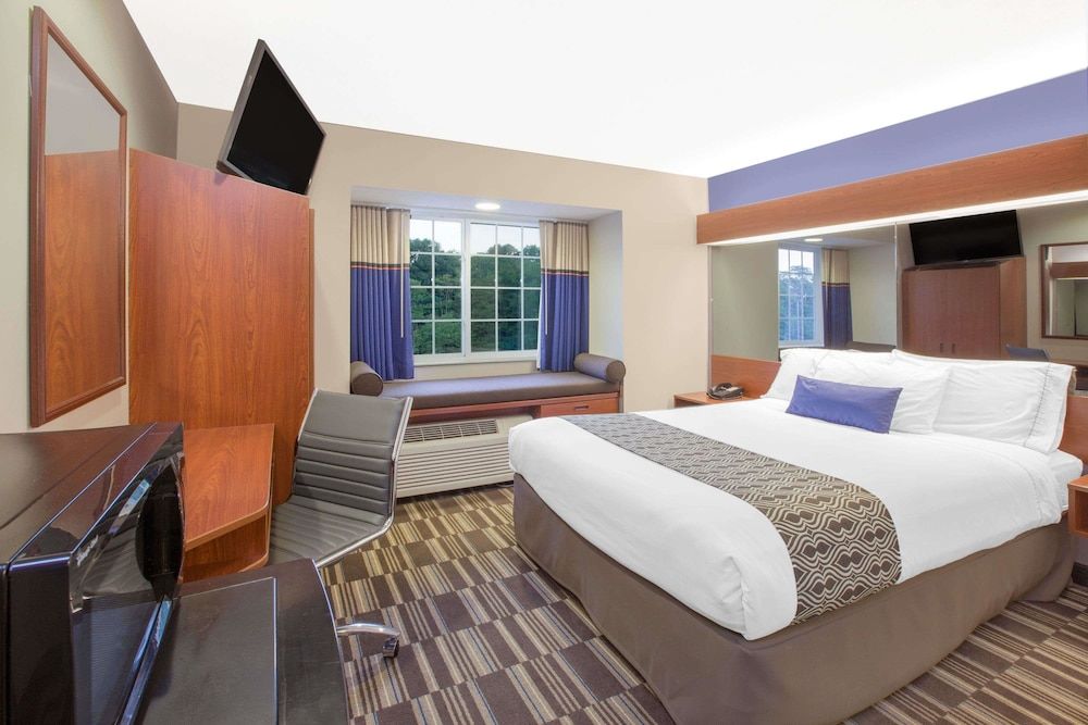 Standard Room, 1 Queen Bed