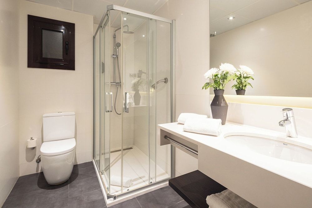 Arc la Rambla Double Room (Small) 5