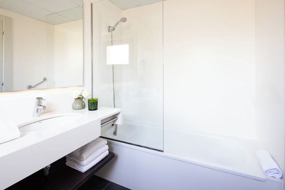 Arc la Rambla Double Room (Small) 6