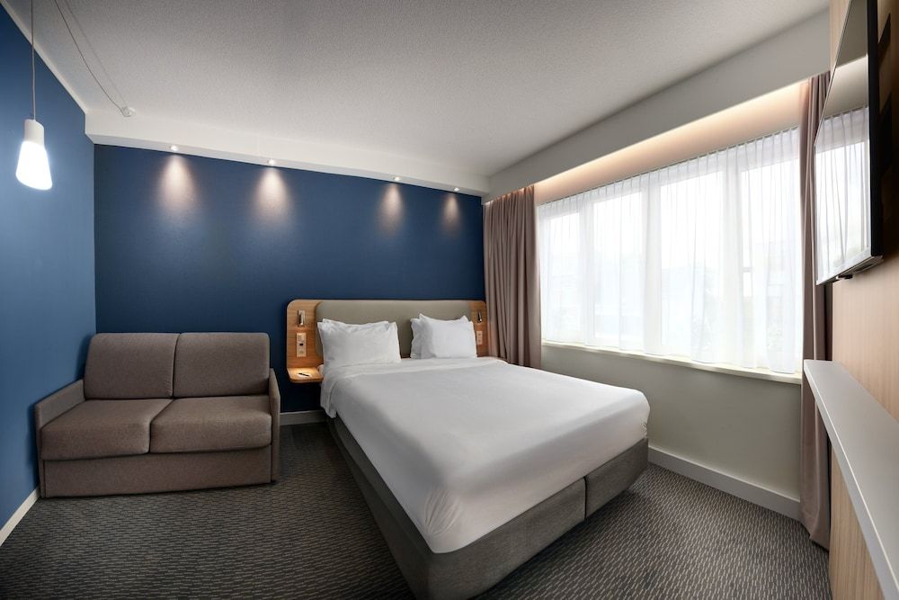 Standard Room, 1 Queen Bed with Sofa bed