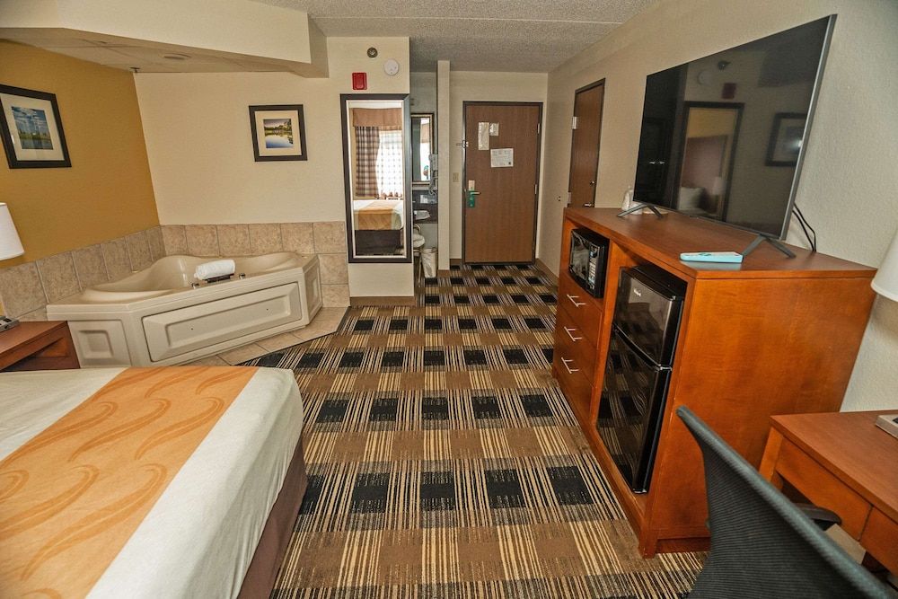 Suite, 1 King Bed, Non Smoking