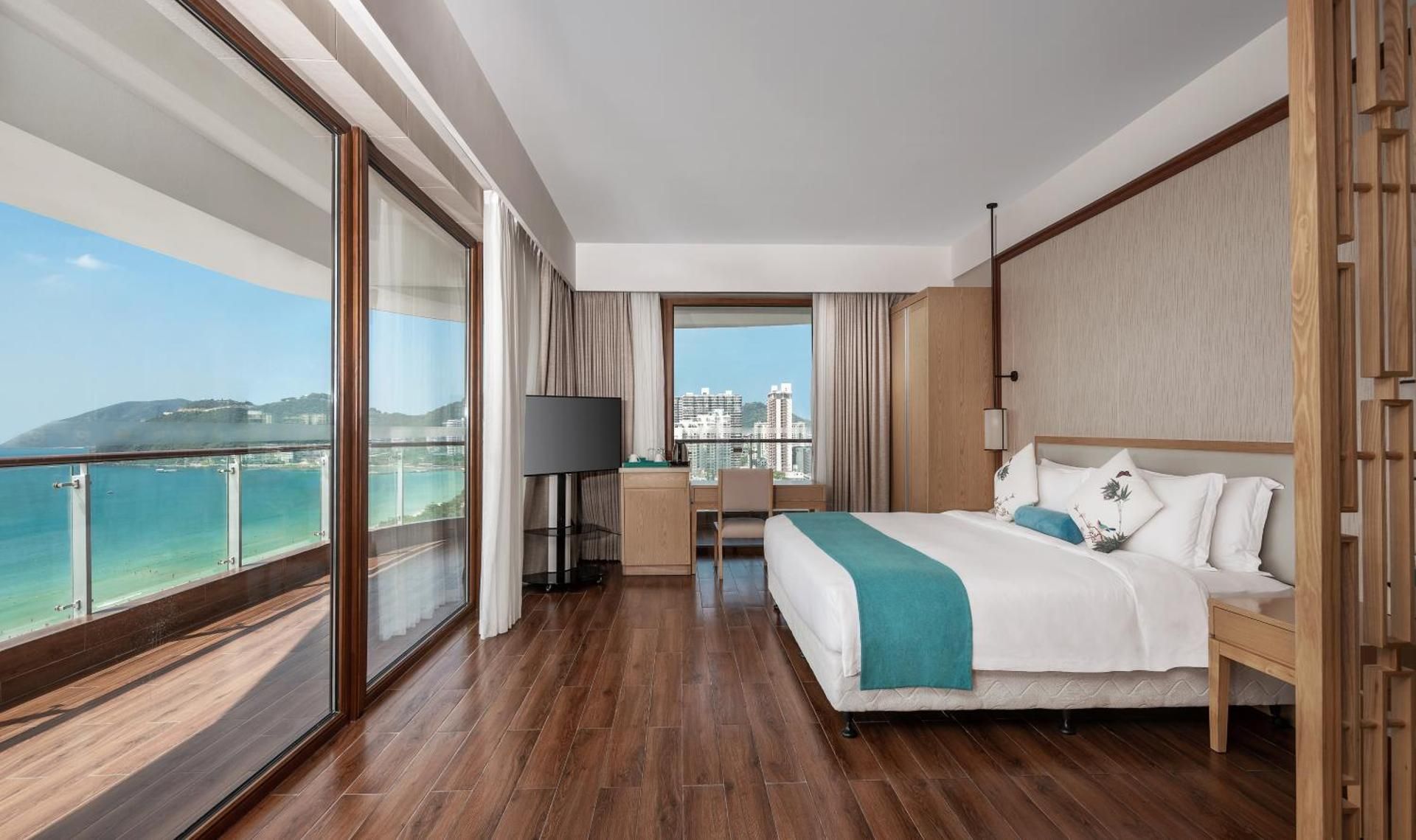270 Degree Ocean View Room