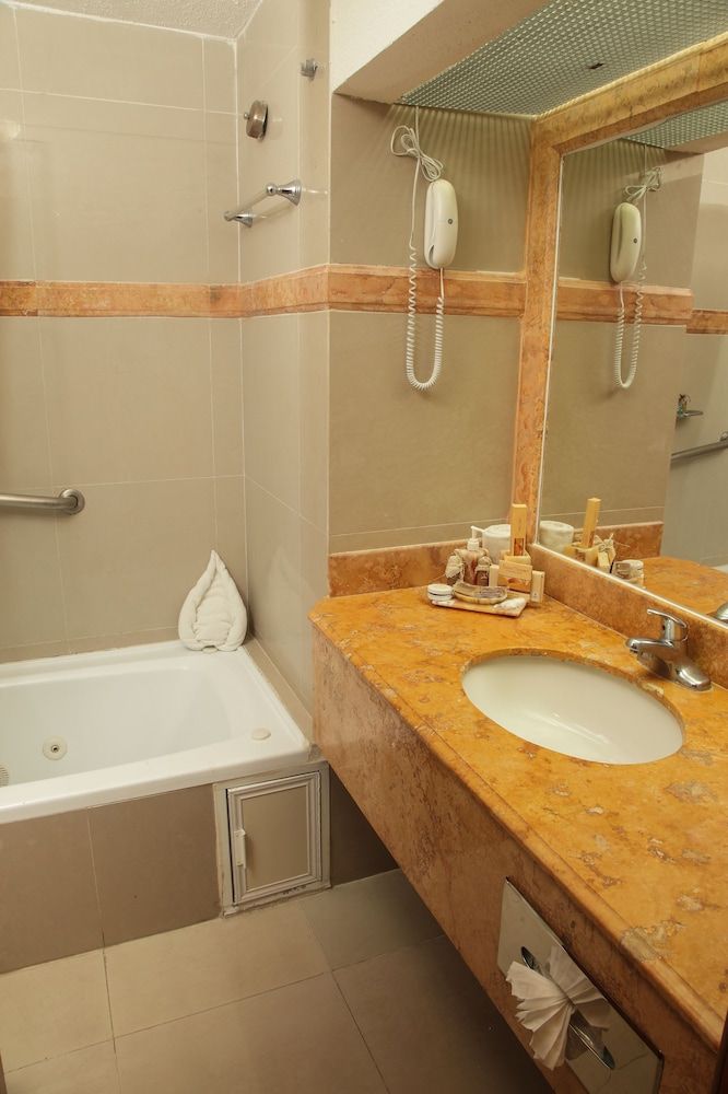 Gran Real Yucatan Deluxe Plus, 1 King Bed, Fridge, Bathtub 4