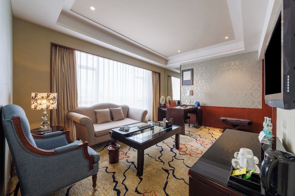 Deluxe Suite