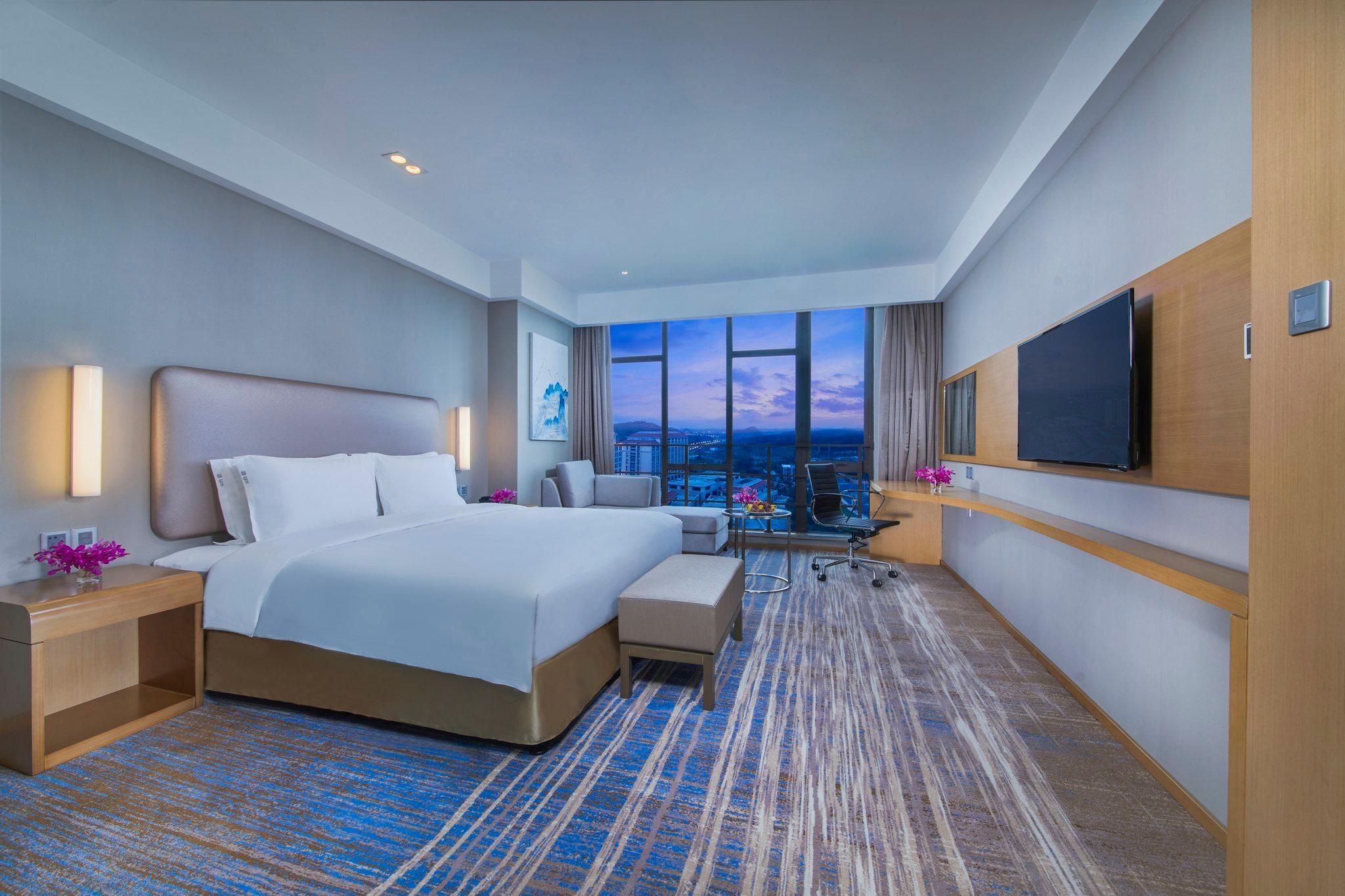 1 King Suite