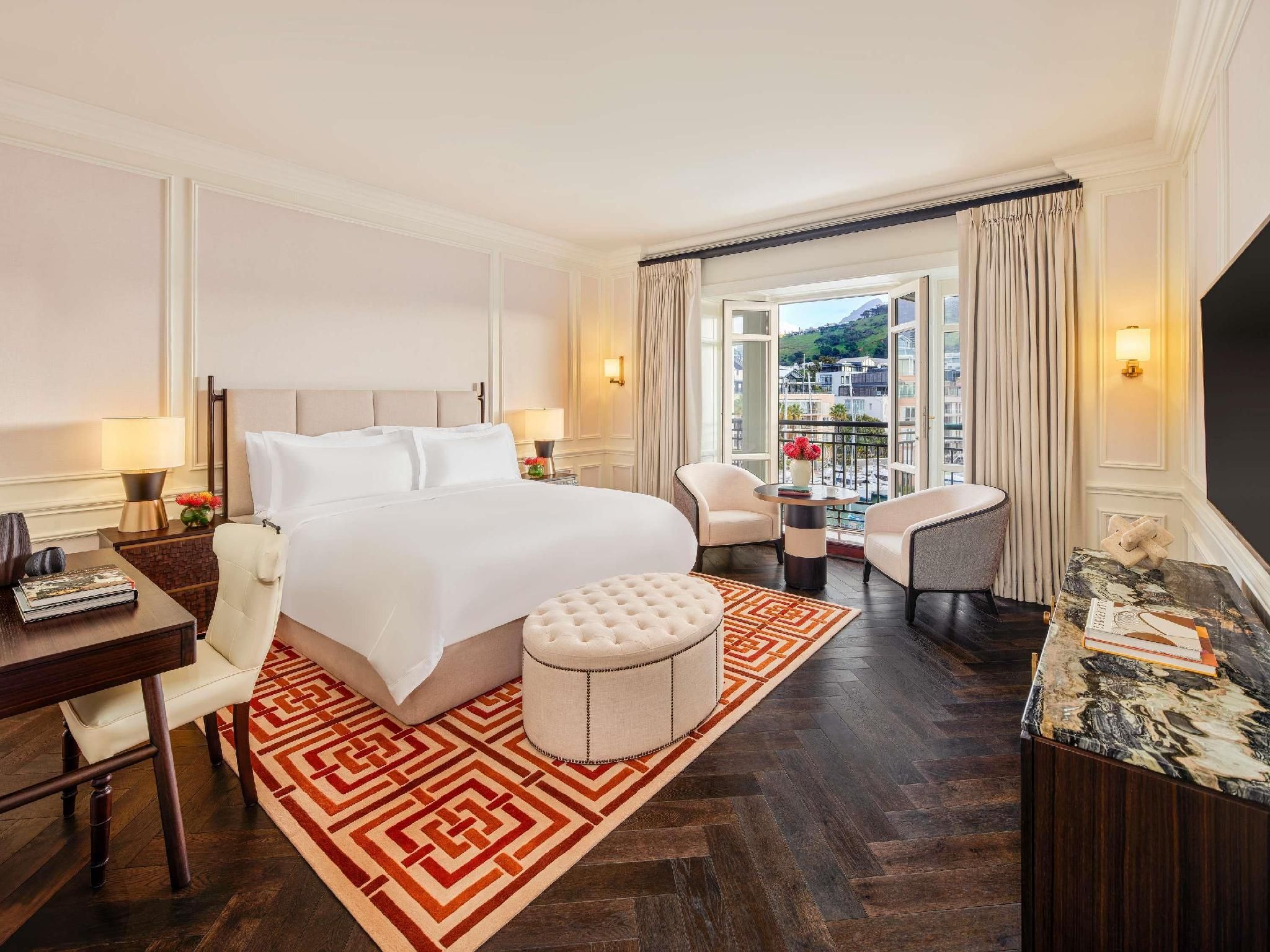 Deluxe Mountain View Mobility Accessible