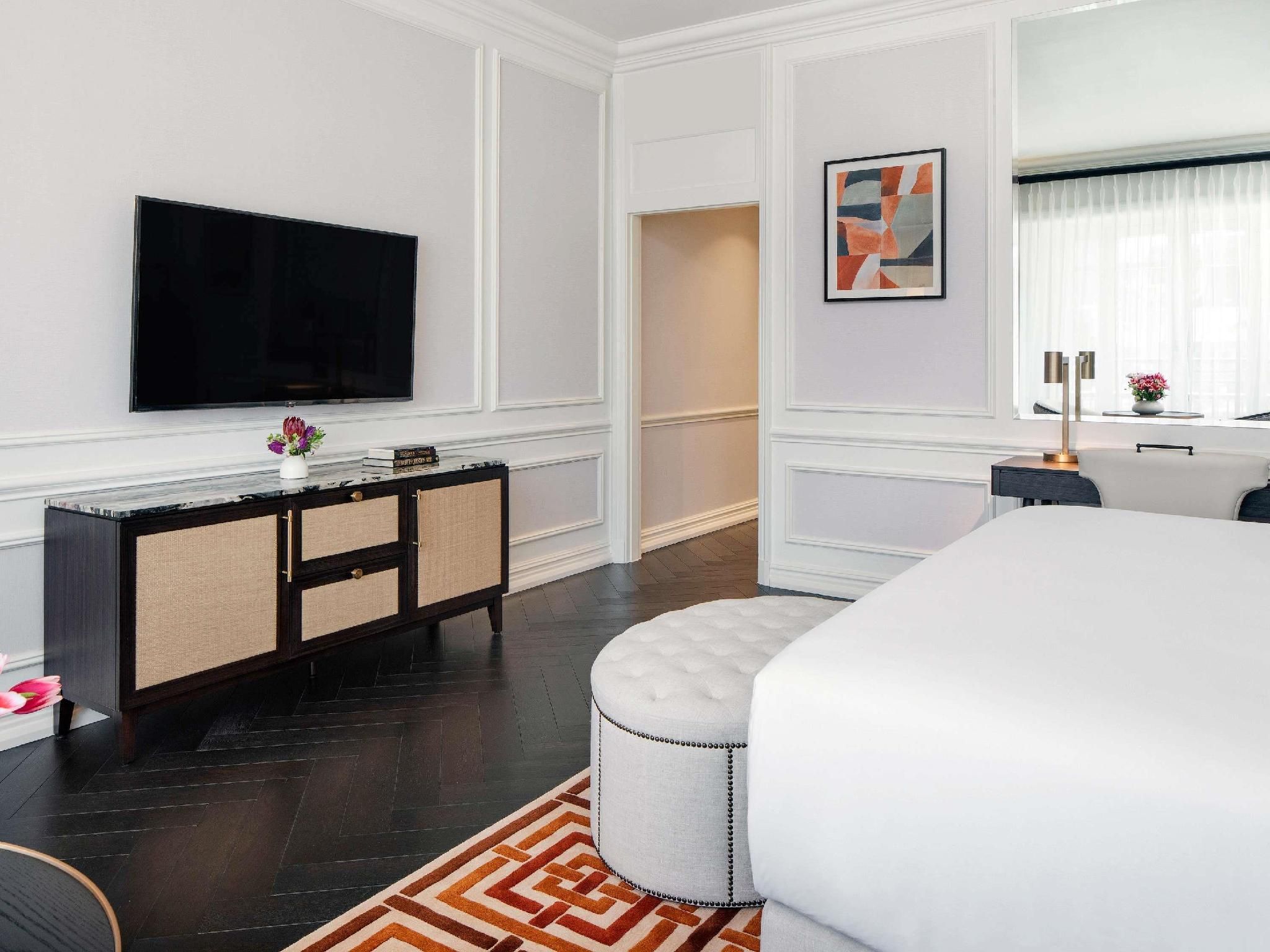 Deluxe Mountain View Mobility Accessible