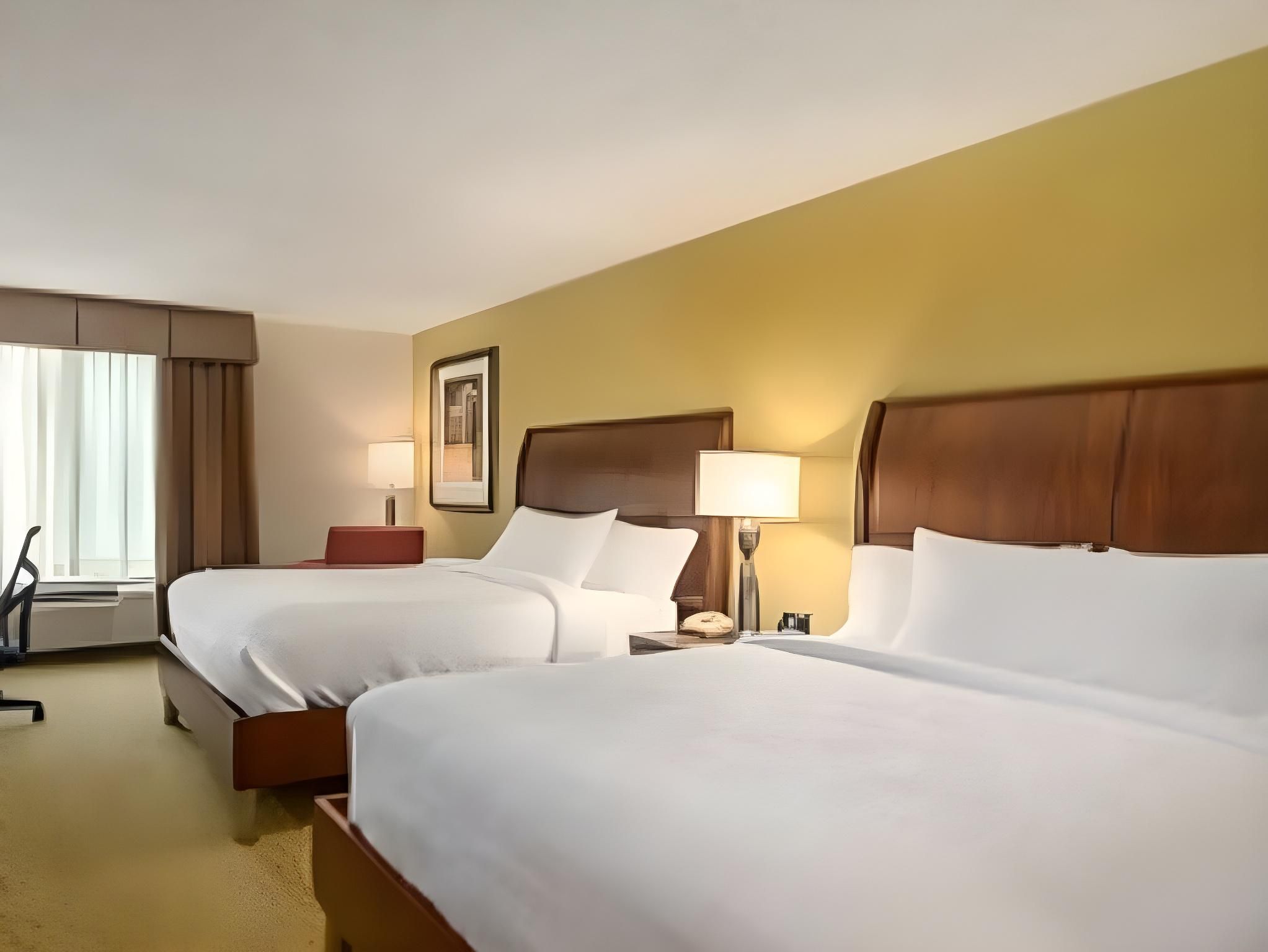 2 Qn Jr Ste Mobility Access W/bathtub