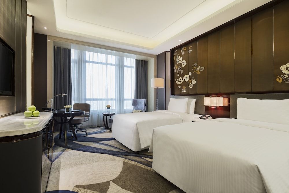 Wanda Realm Yinchuan Deluxe Room, Multiple Beds, Lake View 2