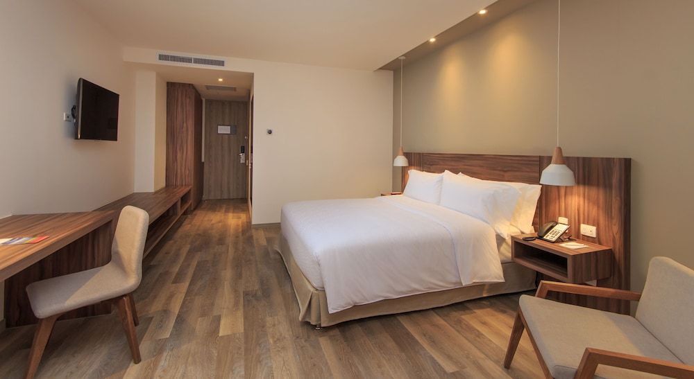Standard Room, 1 King Bed