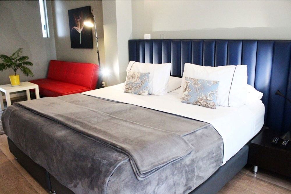 Hotel Living 55 Junior Suite 6