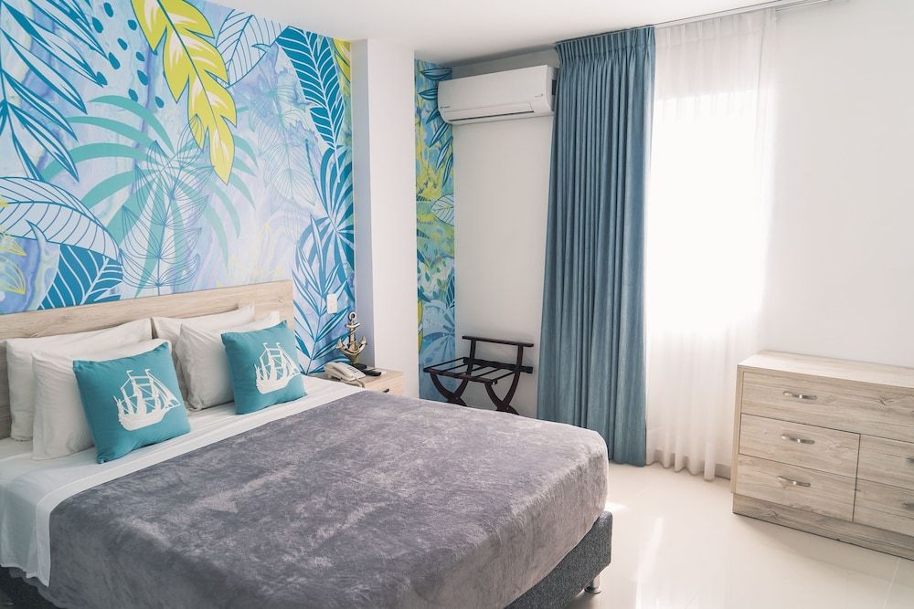 Sea Colors Hotel Deluxe Room, 1 Queen Bed 8