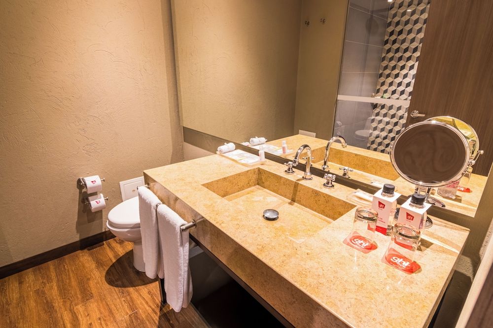 GHL Hotel Bogota Occidente Superior Twin Room, 2 Double Beds 7