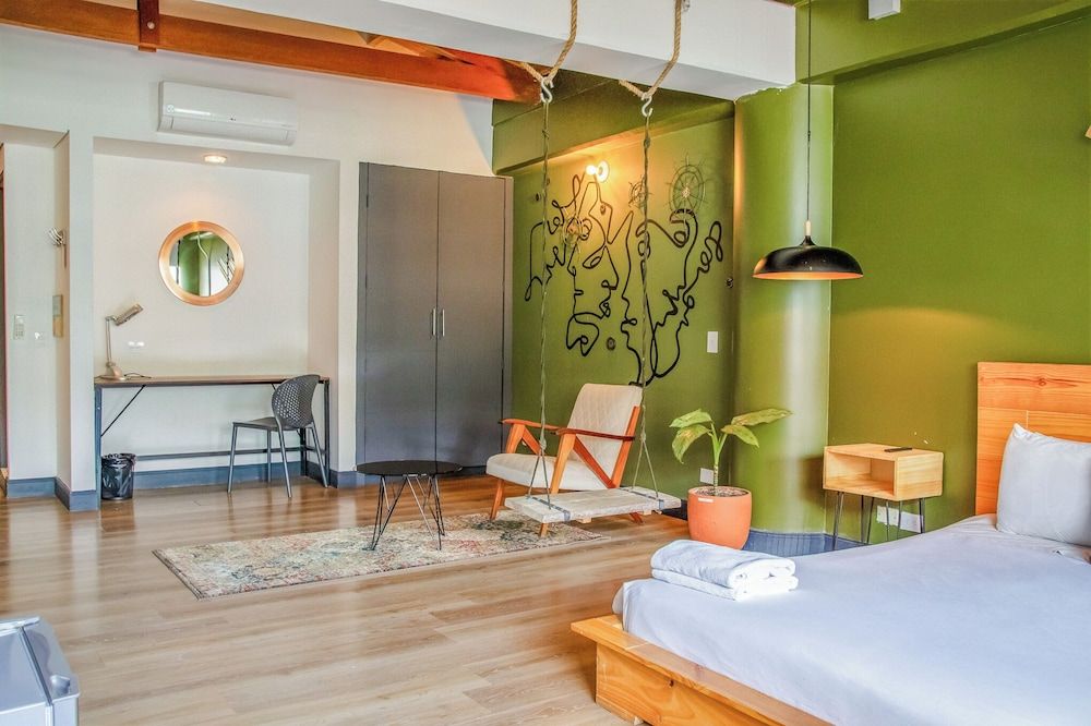 Socialtel Medellin Deluxe Room 5