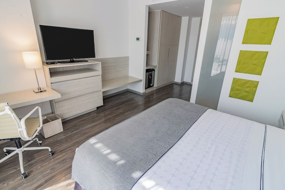 Sonesta Hotel Ibague Standard Room, 1 King Bed