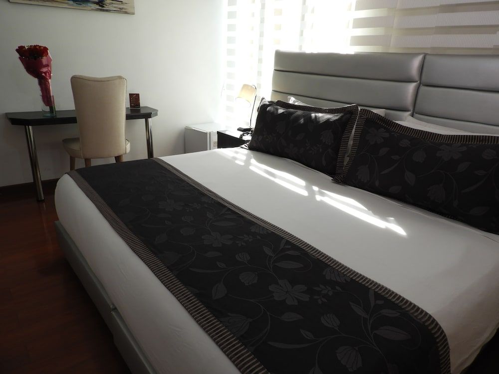 undefined Hotel Airport Travel 6