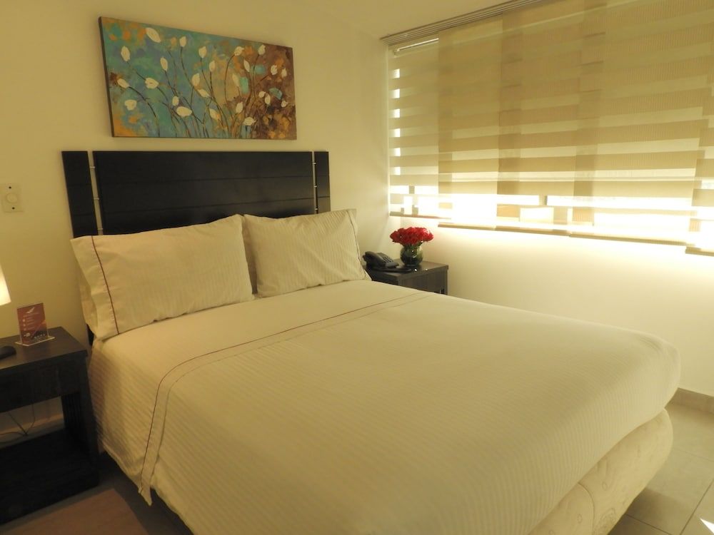 undefined Hotel Airport Travel 9