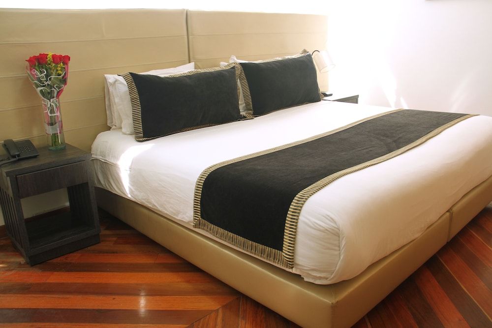 undefined Hotel Airport Travel 5