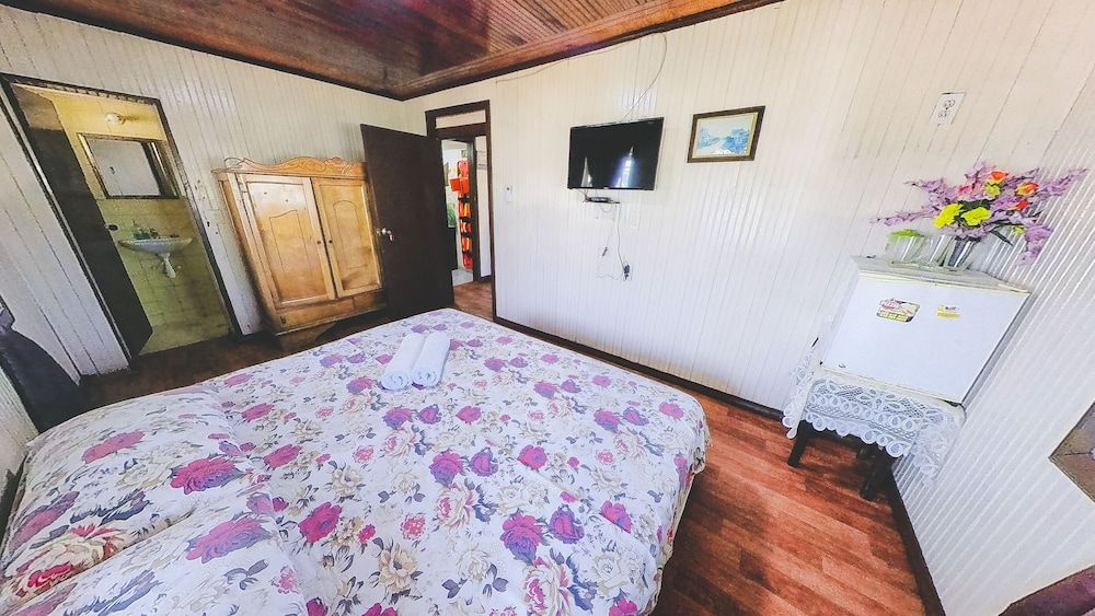 Basic Quadruple Room, Private Bathroom