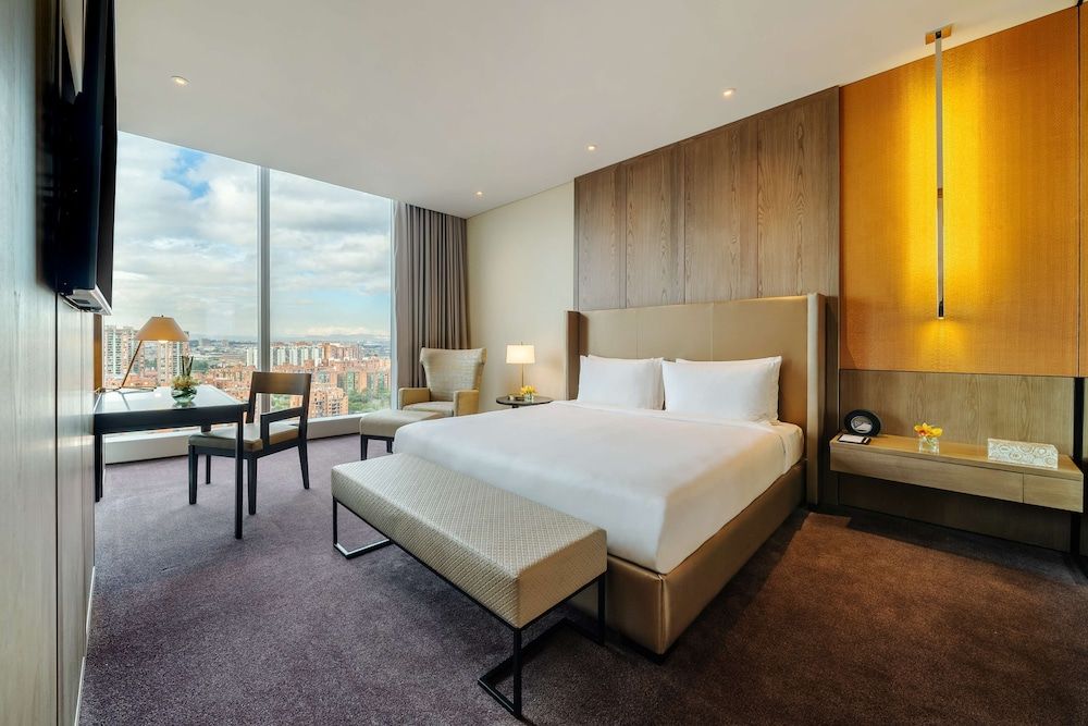 Grand, Executive Suite