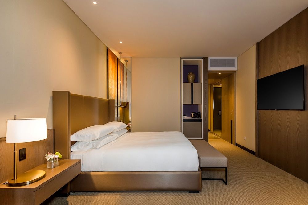 Grand Hyatt Bogota Room, 1 King Bed 2