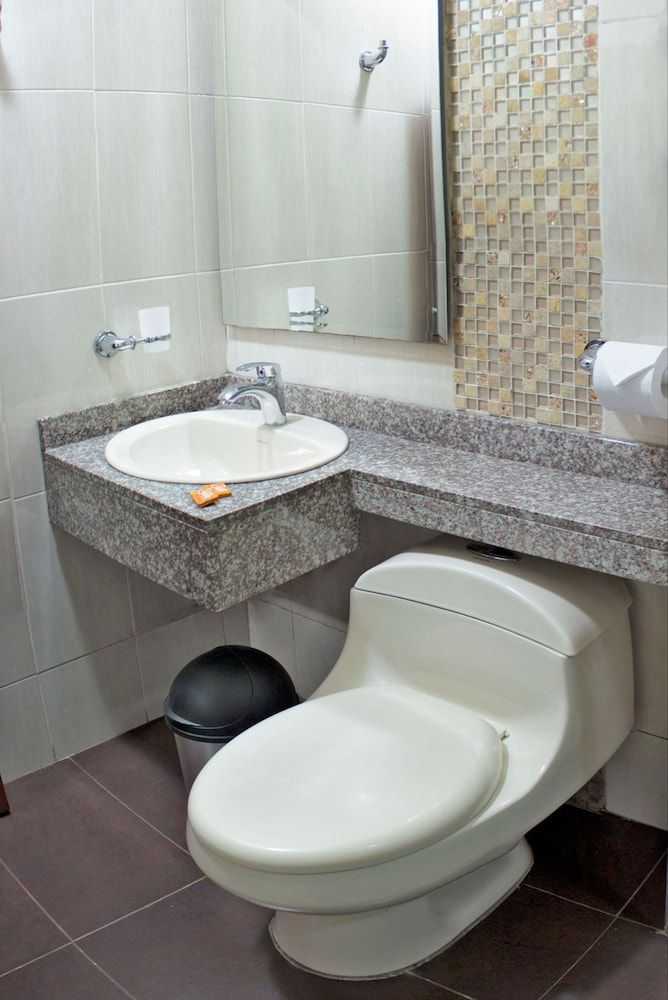 Hotel Dorado Gold Bogota Traditional Double Room, 1 Bedroom, Ensuite 3