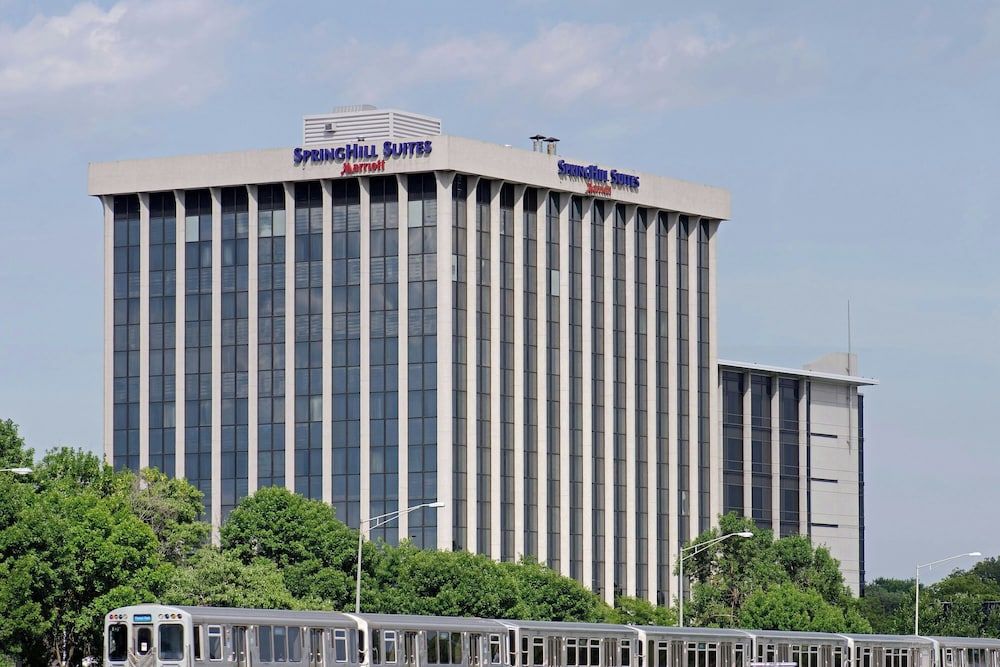 undefined SpringHill Suites Chicago O'Hare by Marriott 2