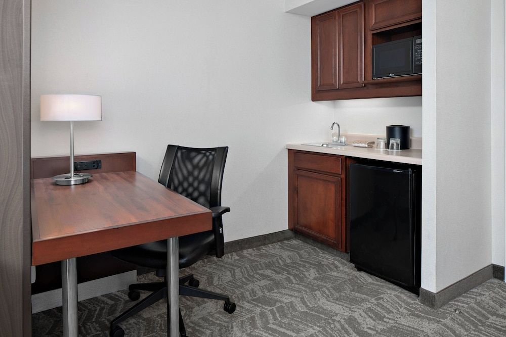 SpringHill Suites Chicago O'Hare by Marriott Suite, 1 King Bed with Sofa bed (Mobility/Hearing Accessible, Tub) 5
