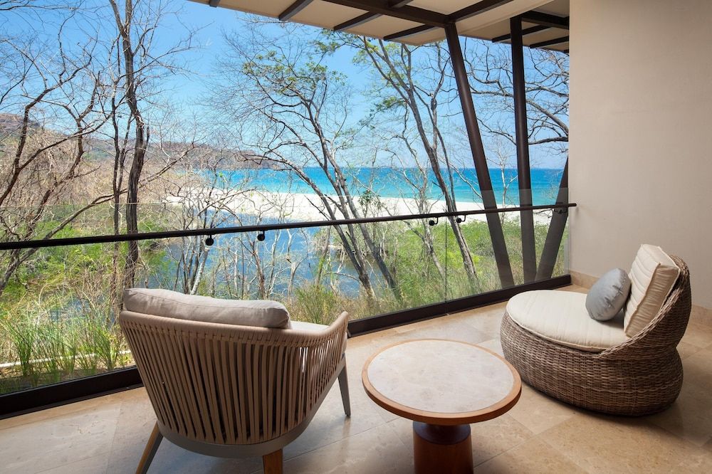 Sunset Tree House Room, 1 King Bed, Forest view