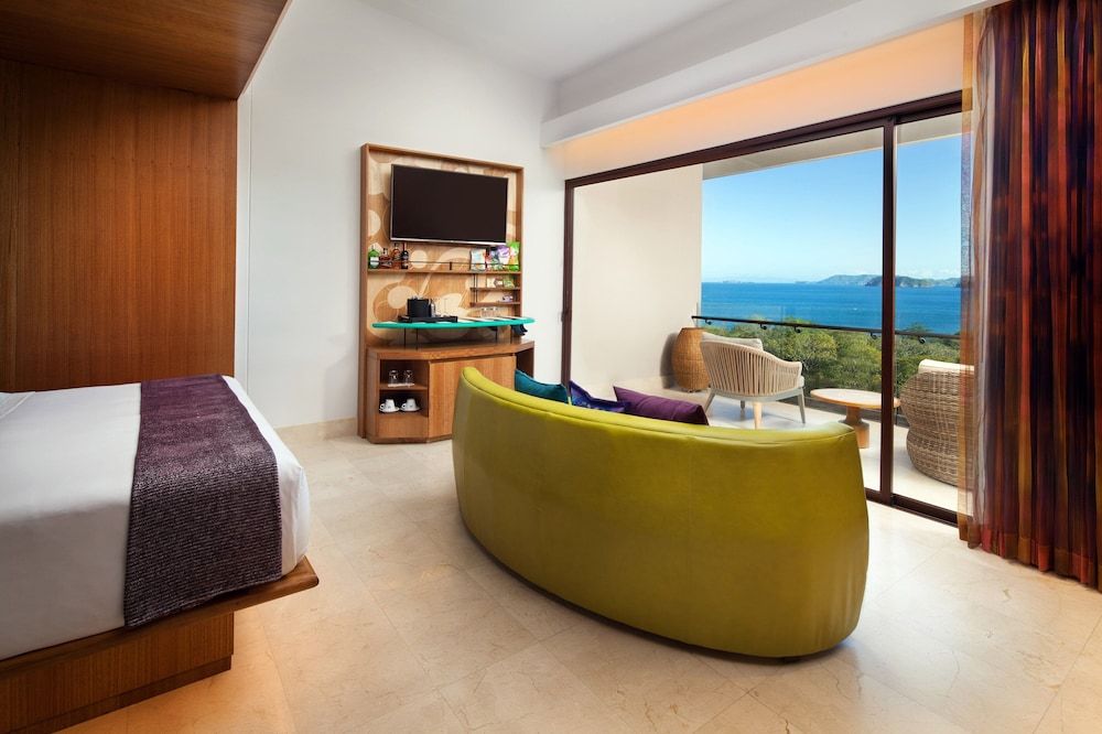 Spectacular Ocean Escape, Guest room, 1 King, Ocean view, Balcony