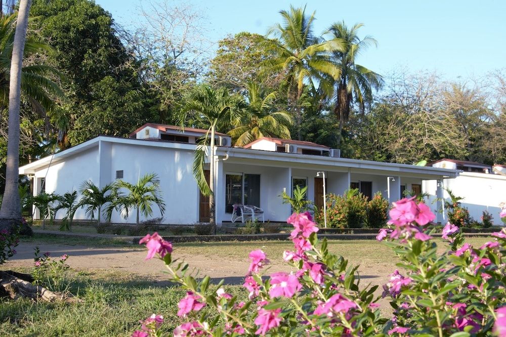 Hotel La Isla Standard Double Room, 2 Queen Beds 6