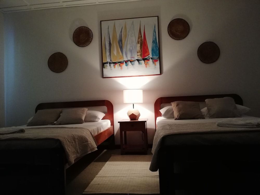 Hotel La Isla Standard Double Room, 2 Queen Beds 3