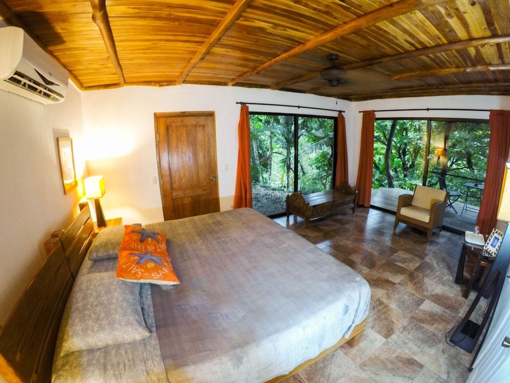 Lodge Margouillat Premium Bungalow, 1 King Bed, Non Smoking, Mountain View 18