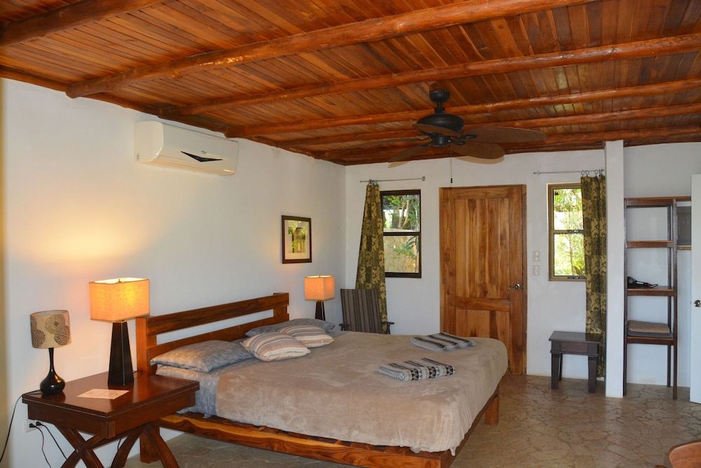 Lodge Margouillat Premium Bungalow, 1 King Bed, Non Smoking, Mountain View 2